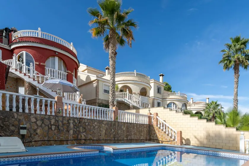 House with garden, barbecue & private pool | Mountain view - Image 1