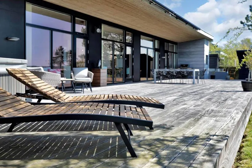 Holiday home with sauna, BBQ & terrace - Image 1