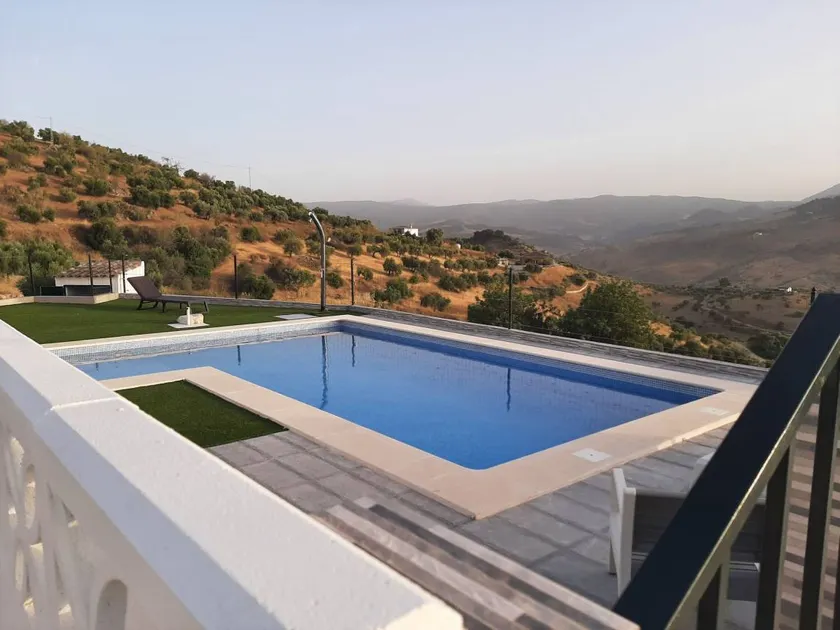 House with barbeque & private pool - Image 1