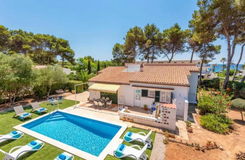 Fully equipped pleasant lodge with private pool, terrace & fast internet | Beach view | Next to the beach | Perfect for remote work | Pets are welcome - Image 1