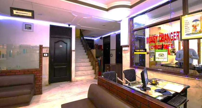 Oyo 2064 Hotel The Spot - Image 1