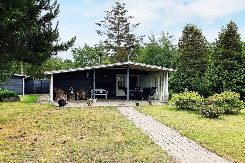 Fully equipped house with terrace, BBQ & garden - Image 1