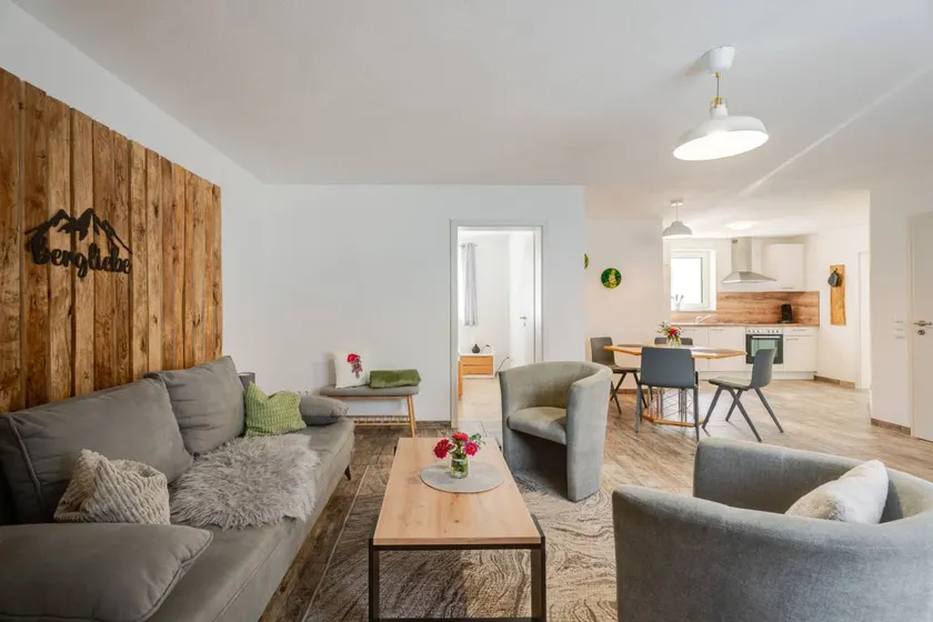 Charming flat with terrace & BBQ | River view - Image 1