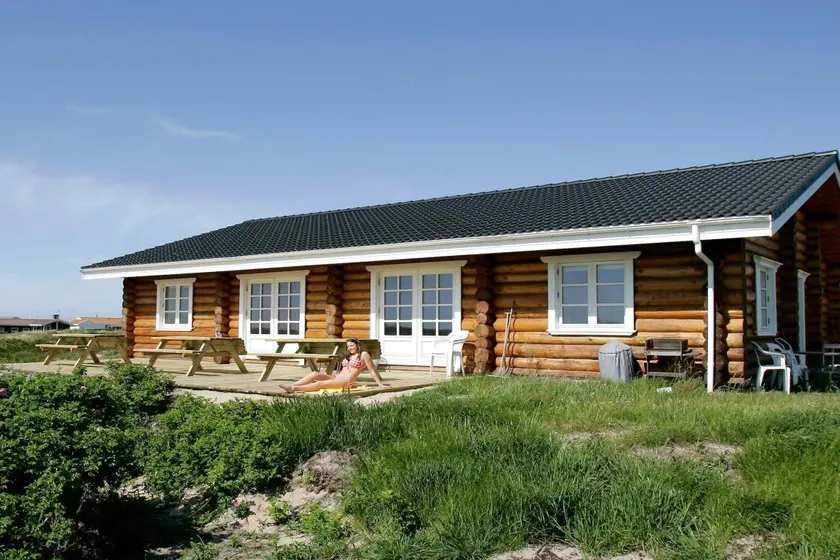 Spacieuse maison de vacances entièrement équipée avec jacuzzi et terrasse | Vue sur l'eau | Plage à proximité - Image 1