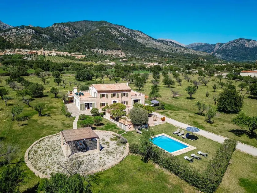 Villa mit Garten, Terrasse und privatem Pool - Image 1