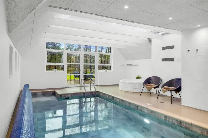 Ferienhaus mit privatem Pool, Terrasse und Whirlpool - Image 1