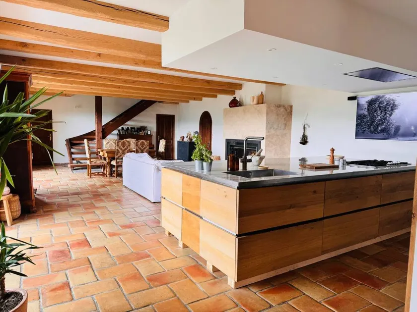 Fully equipped ample villa with private pool, terrace & garden | Mountain view | Pet-friendly - Image 1