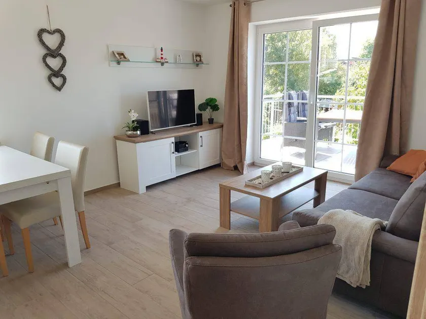 Children-friendly apartment with garden - Image 1
