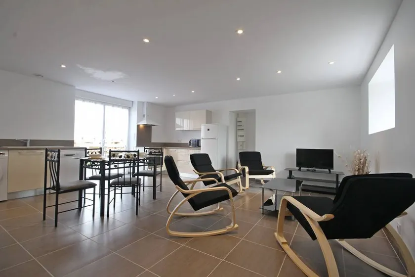 Gite with terrace & garden - Image 1