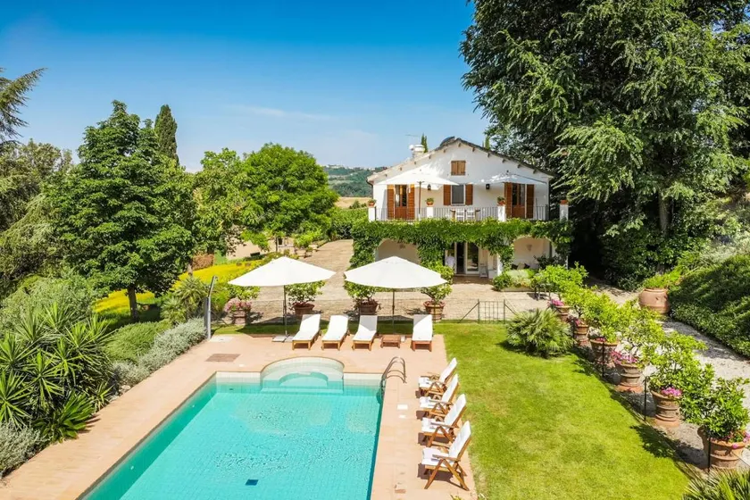 Family-oriented villa with garden, hot tub & BBQ | Pet-friendly - Image 1