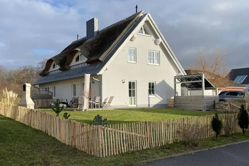 House with terrace, barbeque & garden - Image 1