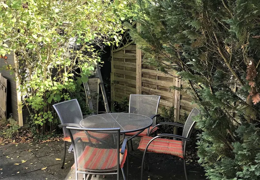 Holiday Home 'Ferienhaus Schillerstraße' with Private Terrace, Shared Garden and Wi-Fi - Image 1
