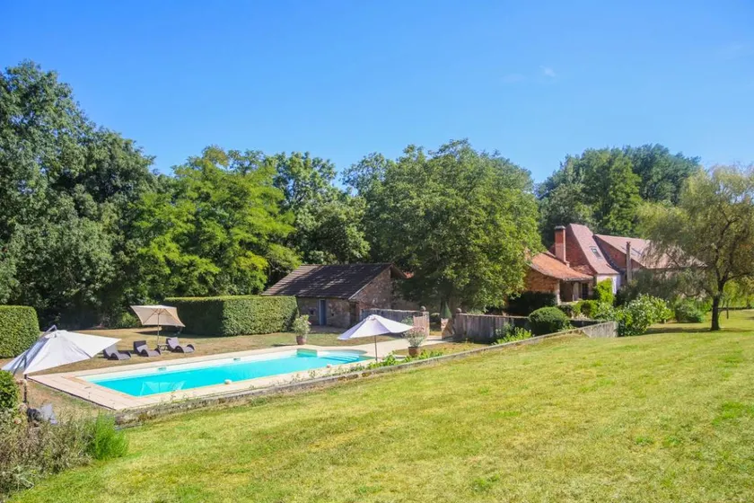 Villa with barbeque, terrace & private pool - Image 1