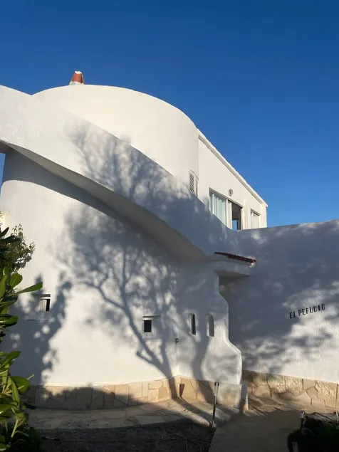 Holiday home with garden, terrace & private pool | Sea view - Image 1