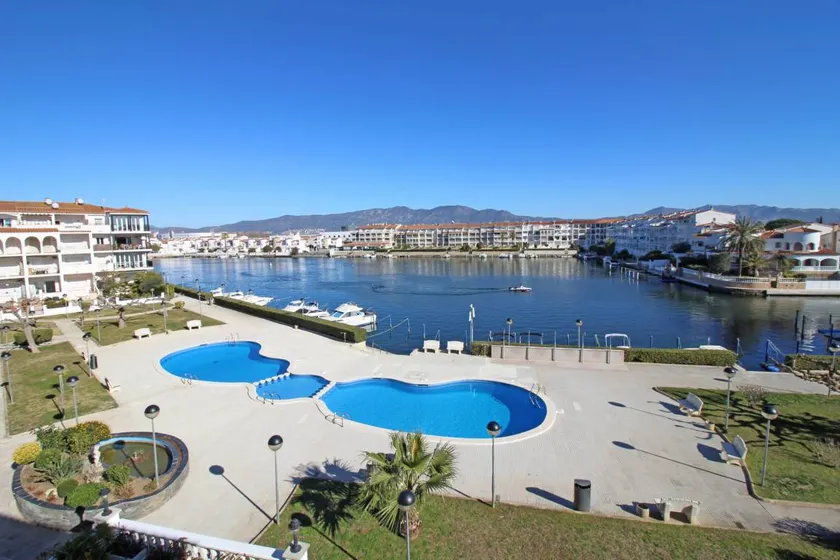 Agréable appartement de vacances avec piscine et terrasse - Image 1