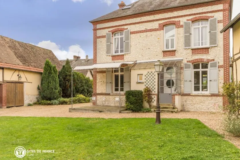 Gite with barbecue, terrace & garden - Image 1