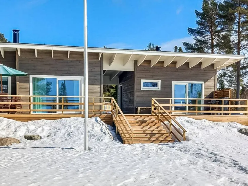 House with sauna & terrace - Image 1