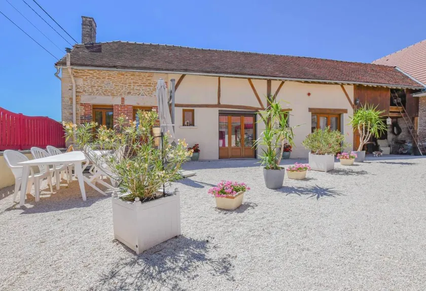 Agradable gîte con terraza, barbacoa y jardín - Image 1