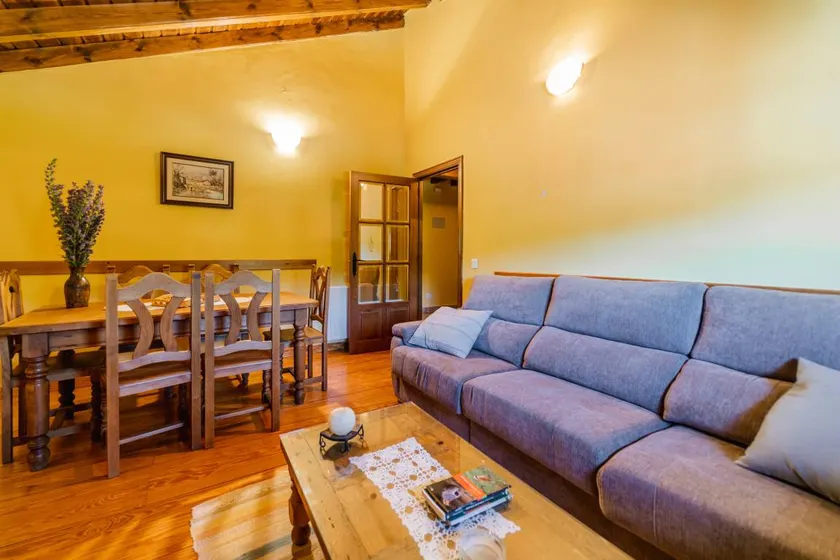 Chalet 'Casa Rural Las Hoyas Ll' mit Blick auf die Berge - Image 1