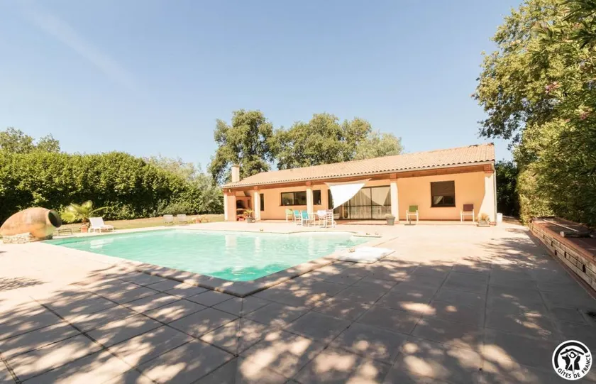 Gite with barbeque, private pool & garden - Image 1