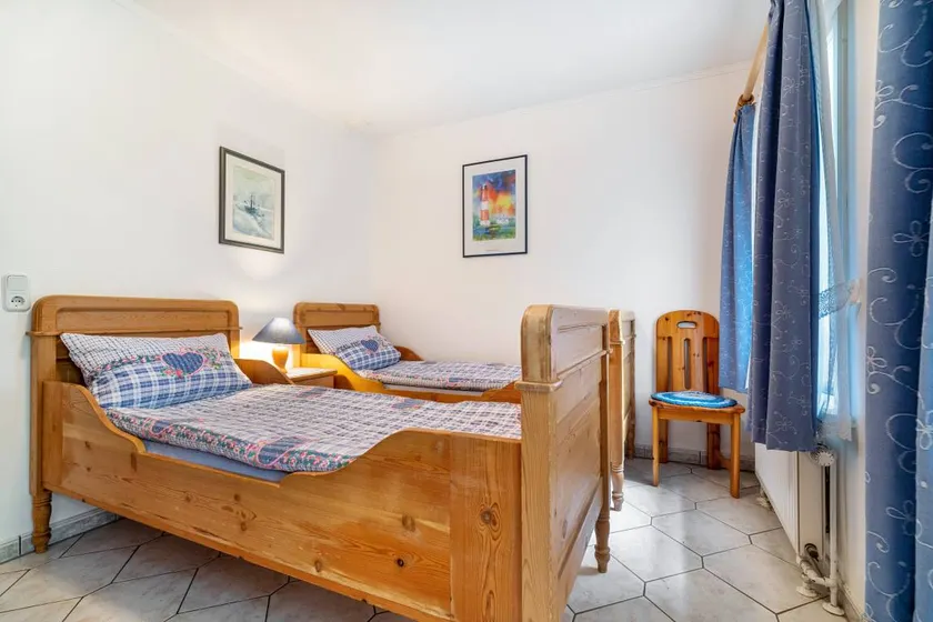 Apartment 'Ferienwohnung Süd-West' with Private Garden and Wi-Fi - Image 1
