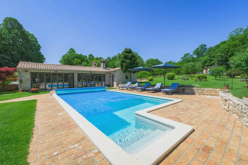Lipa in Krnica with 4 bedrooms and 3 bathrooms - Image 1