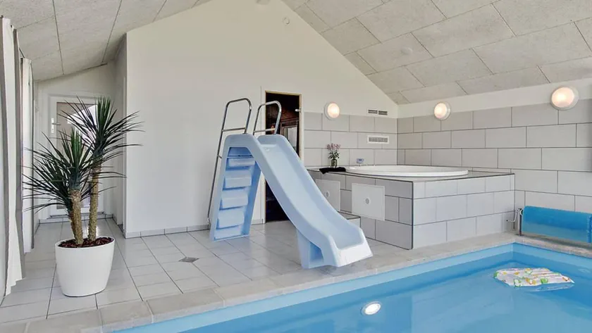 House with jacuzzi, garden & terrace - Image 1