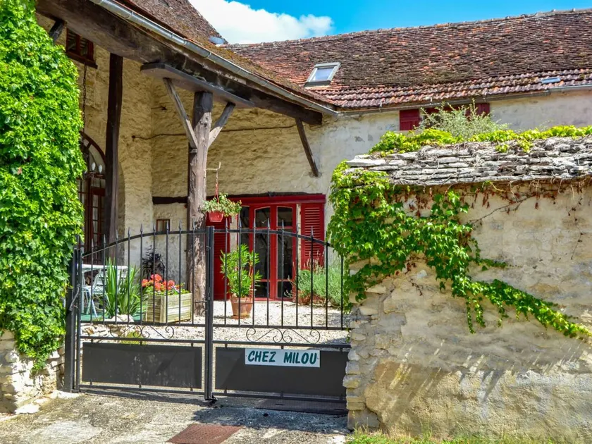 Flat with barbecue, terrace & garden - Image 1