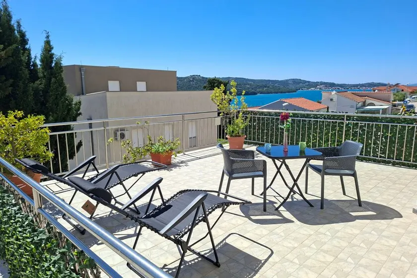 Appartement d'une chambre avec la terrasse et la vue sur le mer Tisno, Murter (A-5130-c) - Image 1