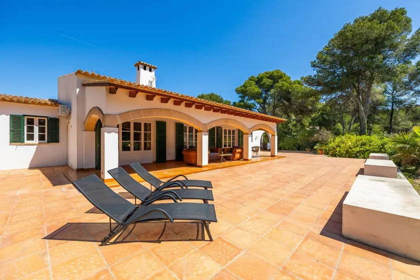 Agréable maison adaptée aux familles avec barbecue, internet haut débit et terrasse | Vue plage | À côté de la plage | Avec animaux autorisés - Image 1