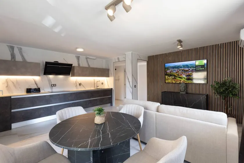 Holiday apartment with terrace - Image 1