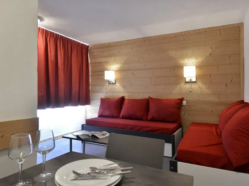 Renovated Apartment · Near Slopes · Balcony · Pet Friendly - Image 1
