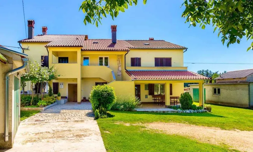 House with terrace, barbecue & garden - Image 1