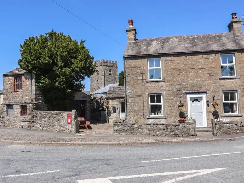 Child-friendly cottage with garden - Image 1