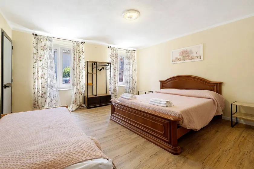 Private room with garden | Garden view - Image 1