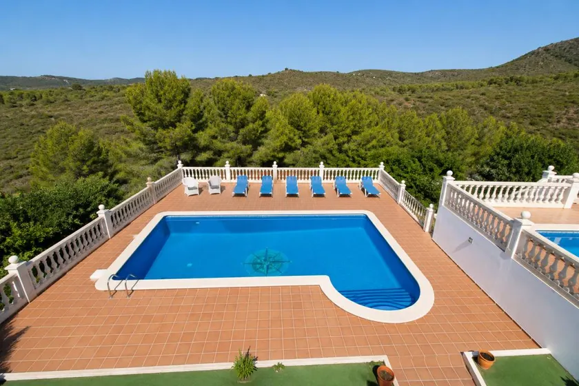 Villa with garden, terrace & BBQ - Image 1
