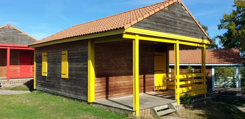 Chalet "Orpin" with Mountain View, Shared Pool, and Wi-Fi - Image 1