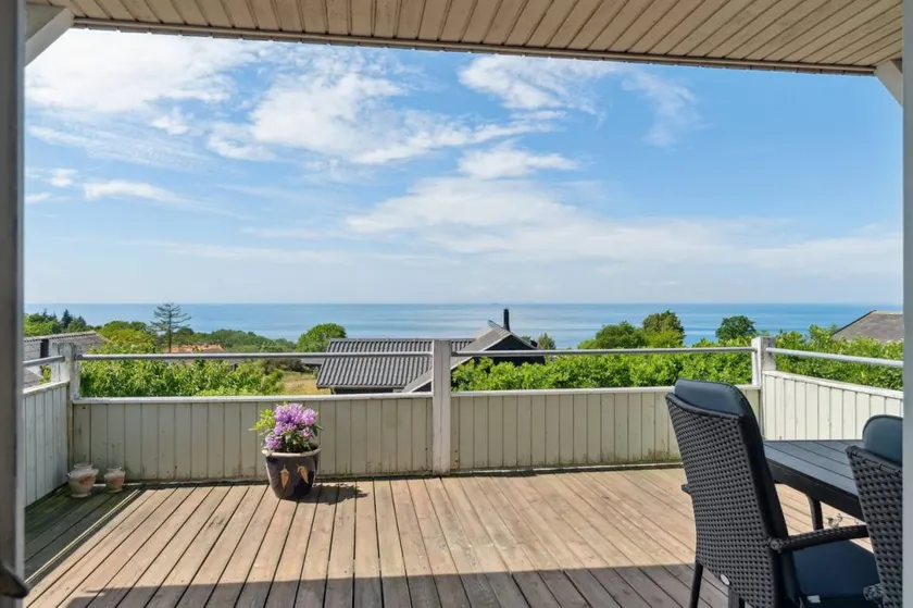 House with BBQ, terrace & pool | Sea view - Image 1