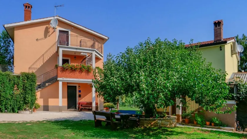 Fantástico apartamento vacacional con terraza, barbacoa y jardín - Image 1