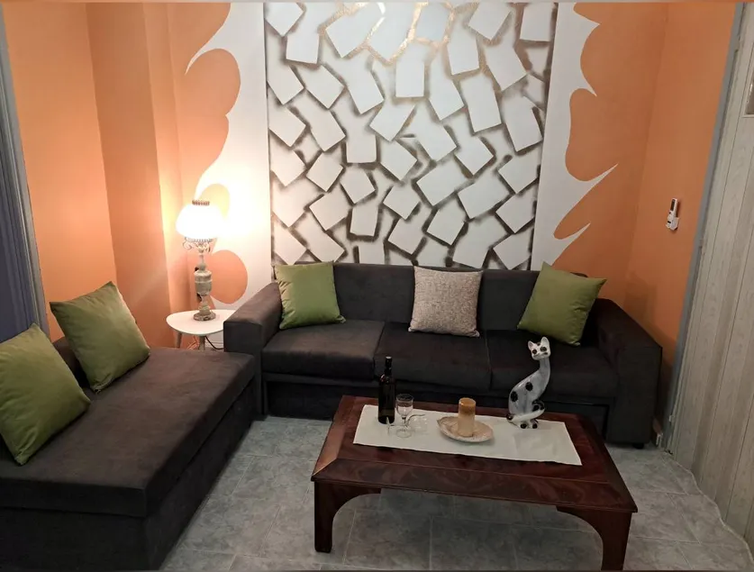 Apartment with terrace - Image 1