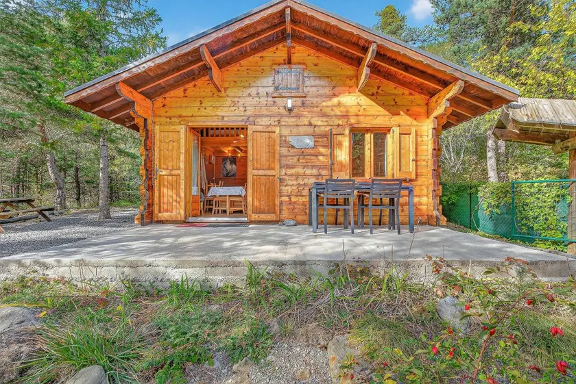 Chalet 'Les Chalets' with Mountain View, Shared Terrace and Private Garden - Image 1