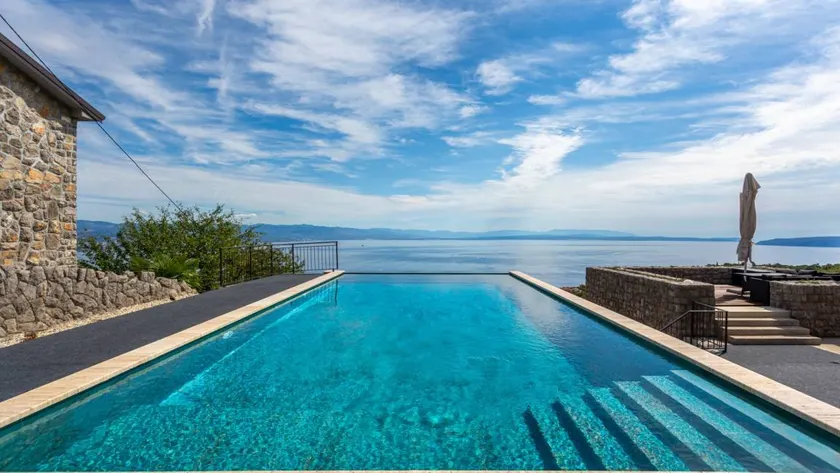 Lovely villa with garden, private pool & barbeque | Dogs allowed - Image 1