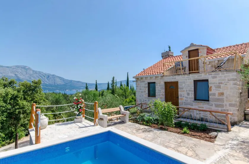 House with BBQ, garden & private pool | Sea view - Image 1
