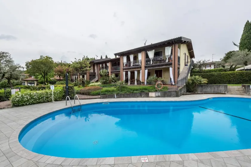 Lovely flat with pool, terrace & garden | Garden view - Image 1