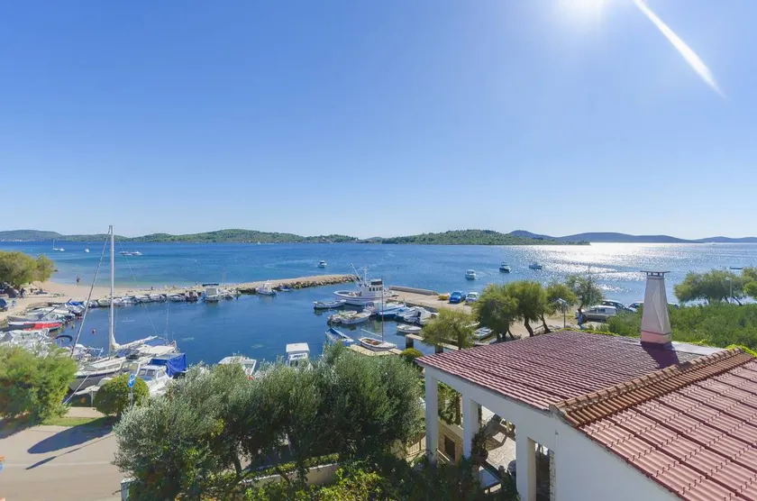Holiday apartment with BBQ | Sea view - Image 1