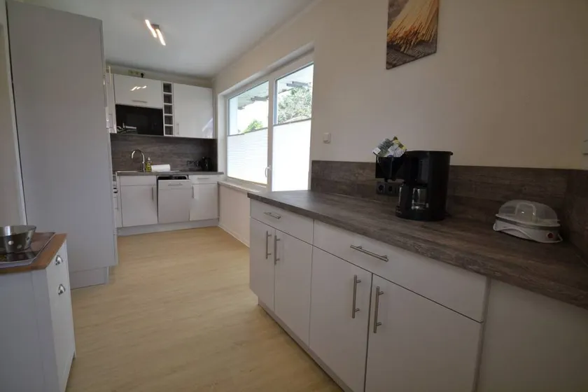 Renovierte Ferienwohnung für 6 Erwachsene und 1 Kind mit Meerblick in Strand- und Hafennähe - Image 1