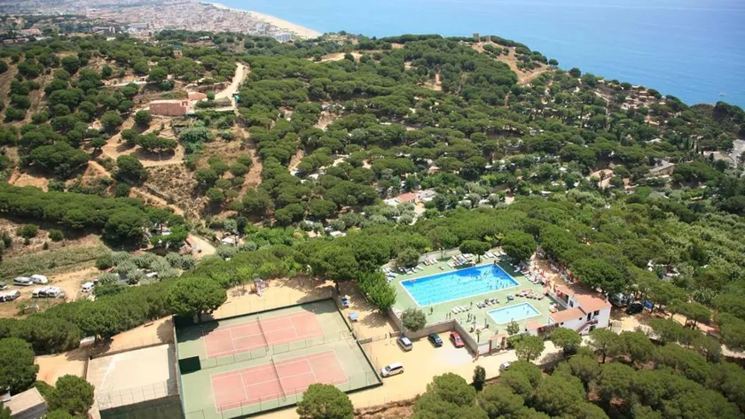 Apartment with pool, terrace & BBQ - Image 1