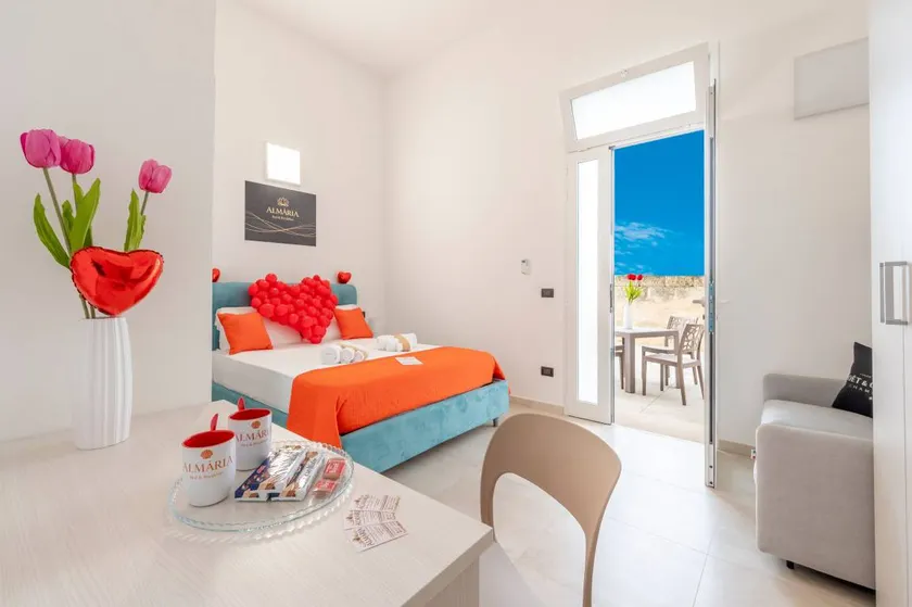 Habitación en casa de familia con jardín | Vistas al jardín | Ideal para teletrabajar - Image 1