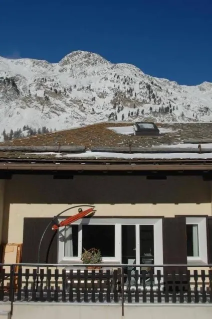 House with garden | Mountain view - Image 1