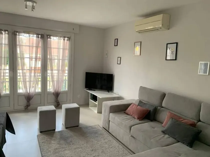 Flat with garden | City view - Image 1